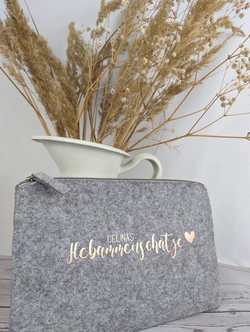 Geschenk Für Deine Hebamme Personalisierte Abschiedsgeschenk Hebammen "Hebammenschätze" Graues Täschchen Mit Namen von LimaMare