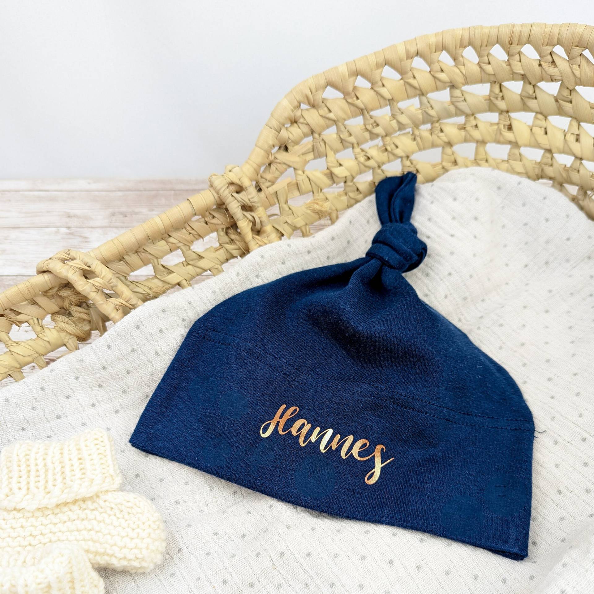 Personalisierte Babymütze Mit Namen Oder Wunschwort Geschenk Zur Geburt Mitwachsende Taufe Blau von LimaMare