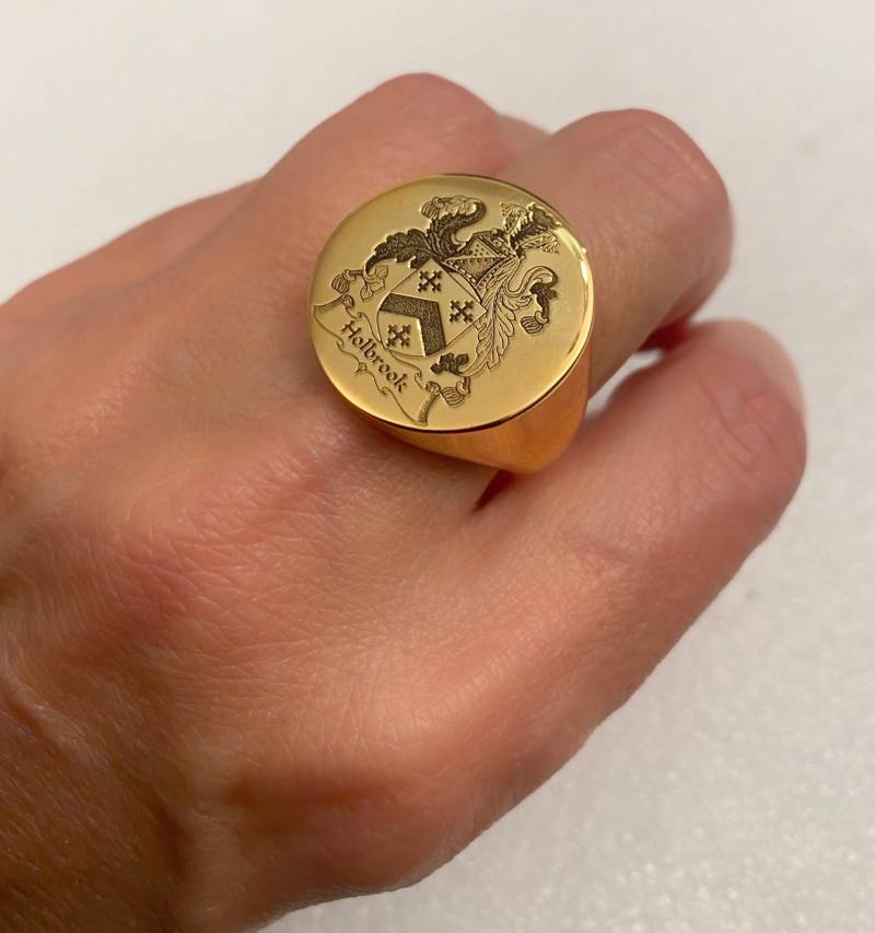 Siegelring Mit Graviertem Familienwappen, 18K Vergoldung, Personalisierter Unisex Schmuck von Limajewelry
