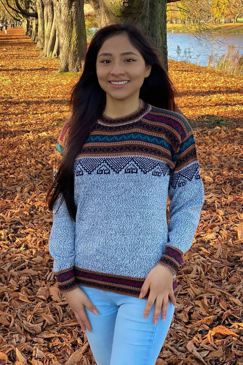 Hellgrauer Alpaka Damen Pullover - Perfektes Geschenk Weicher Wollpullover Gestrickt Aus Wolle in Peru Knitsweater von Limalpa