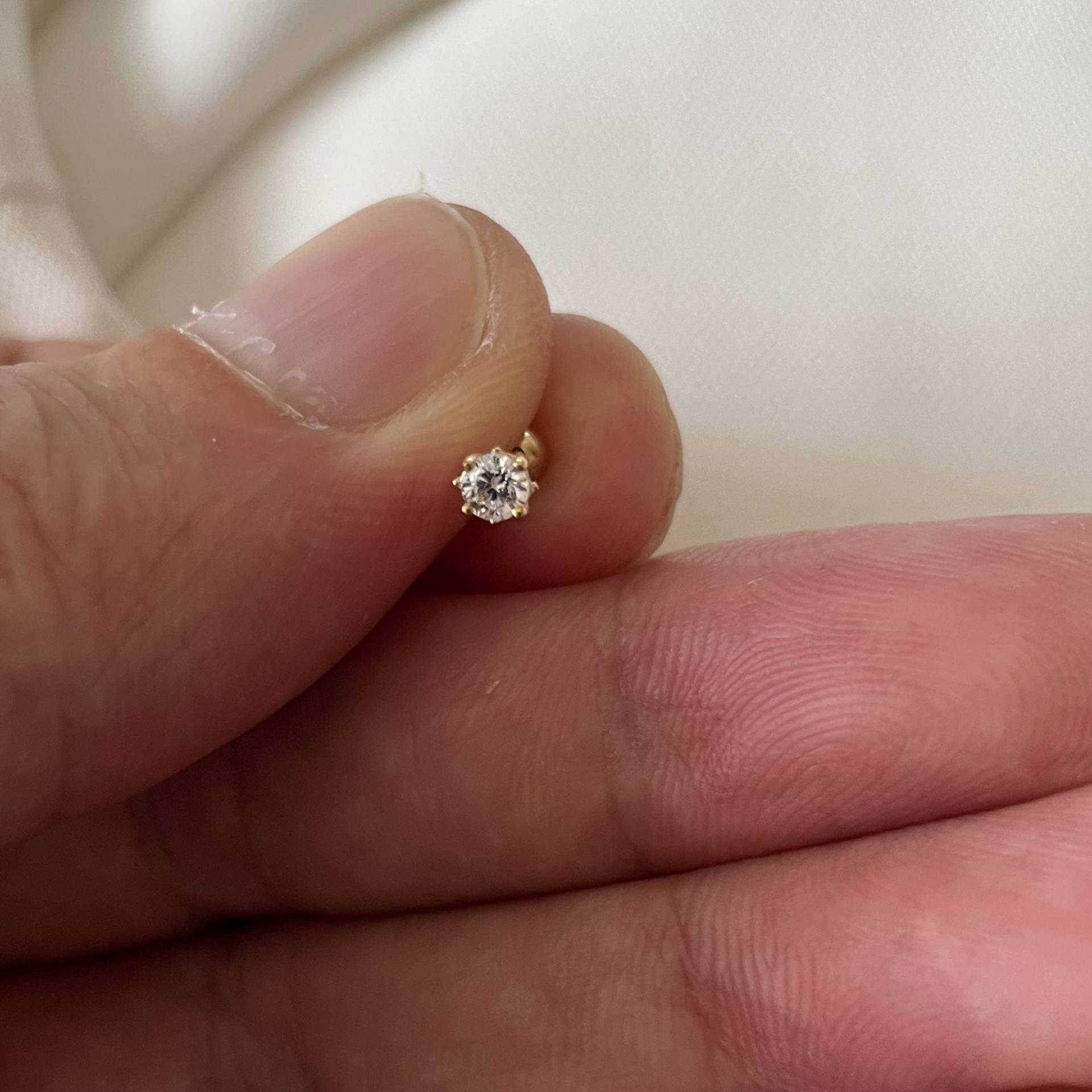 9 Karat Gelbgold Helix Knorpel Ohrstecker Cubic Zirkonia Stein von LimaniLondon