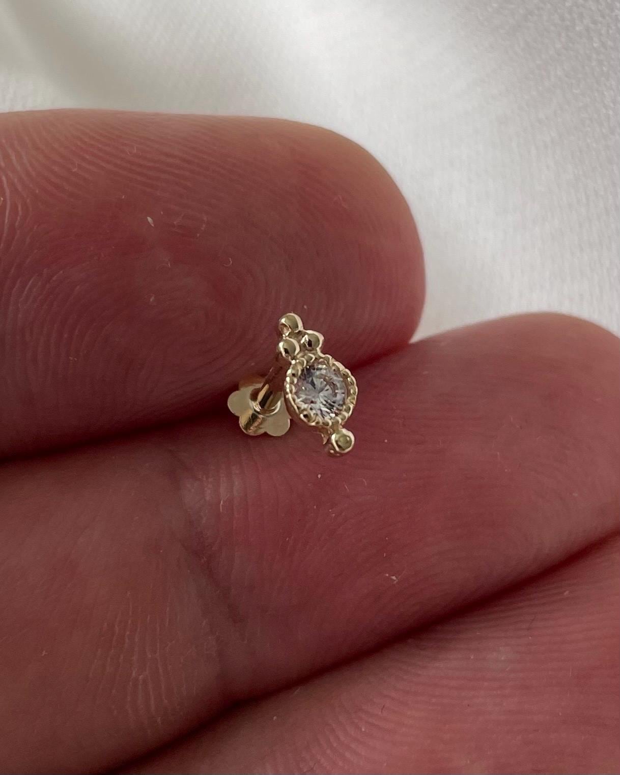 Echte 9 Karat Gelbgold Weiß Cubic Zirkonia Knorpel Labret Ohrring 0, 27 Gramm - Geschenkbox von LimaniLondon