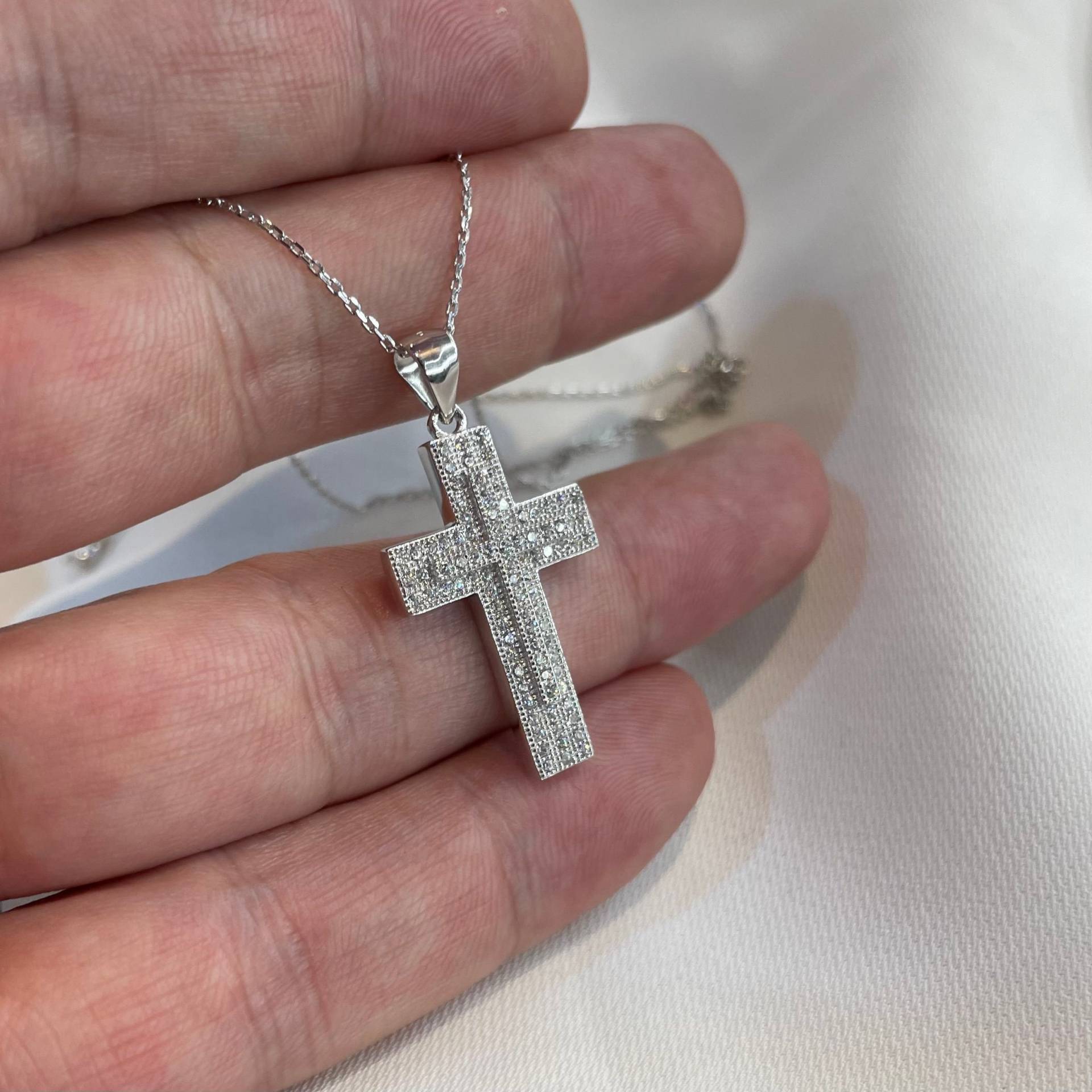 Micro Setting Cubic Zirkonia 925 Sterling Silber Kreuz Anhänger Halskette 17.5" Kette - Geschenkbox von LimaniLondon