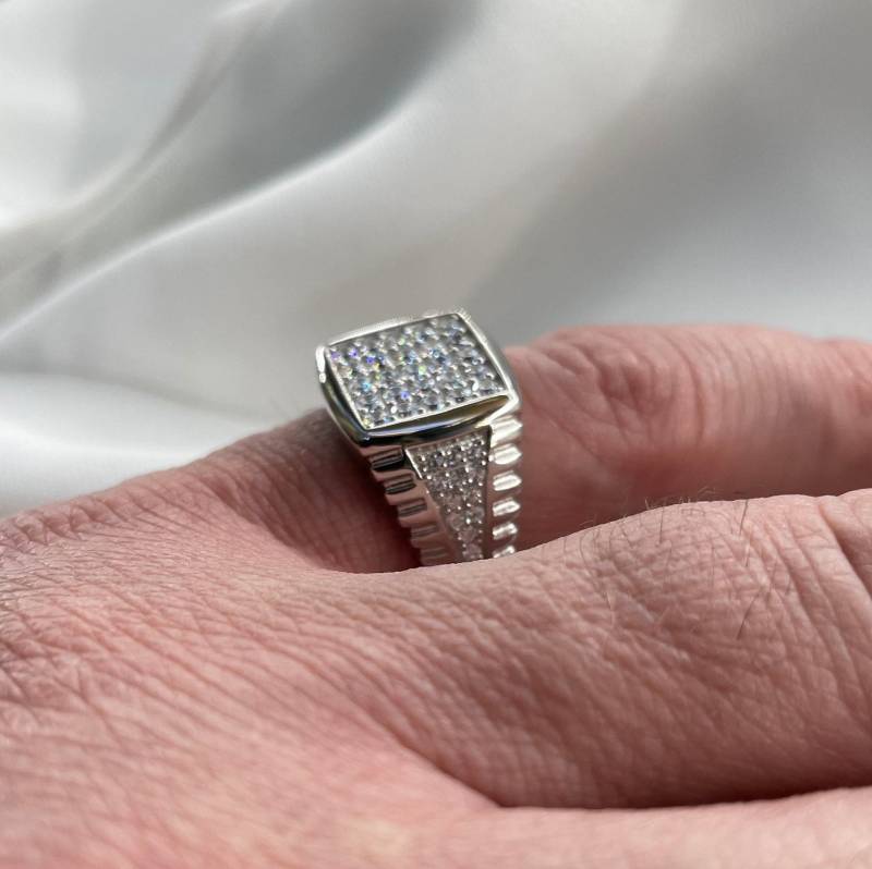 Sterling Silber Herren Cz Stein Set Ring - 7, 3 Gramm von LimaniLondon