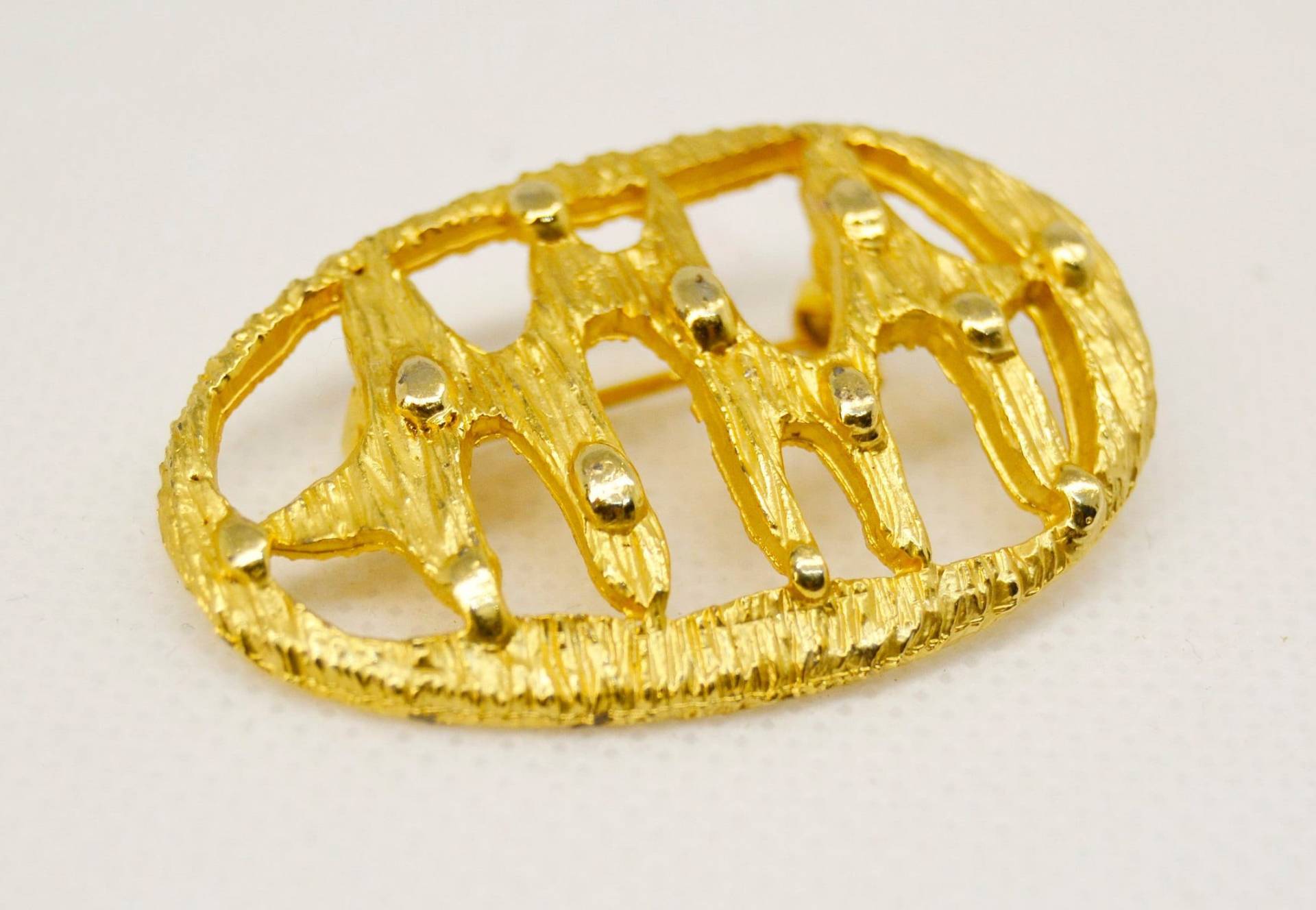 Vintage Gold Brosche Strukturierte Oval Pin Vintage Gold Brosche Strukturierte Oval Pin von Limbhad