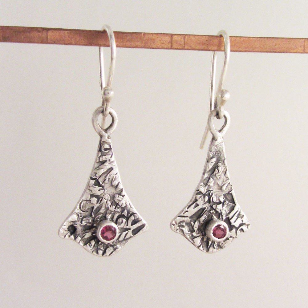 Brokat-Ohrringe-sterling Silber Mit Granat Brokat-Ohrringe-sterling Silber Mit Granat von LiminalArts