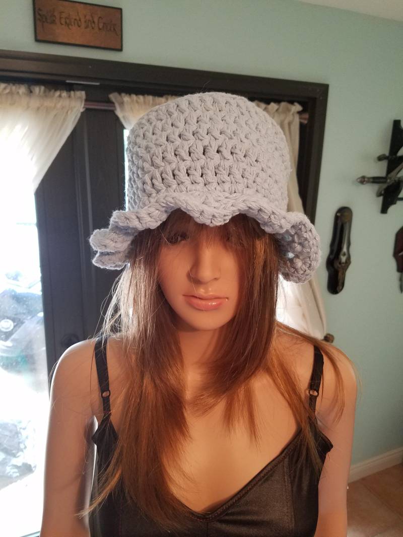 Blauer Baumwollfunkelhut Mit Rostem Rand Blauer Baumwollfunkelhut Mit Rostem Rand von LiminalStitches