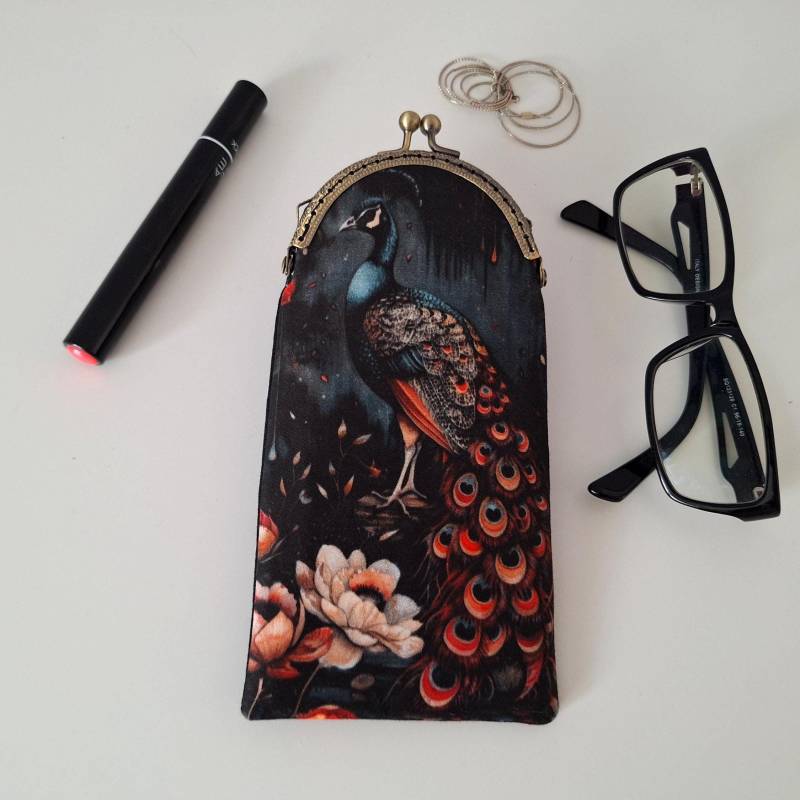 Modernes Brillenetui Mit Pfau von Limispurses