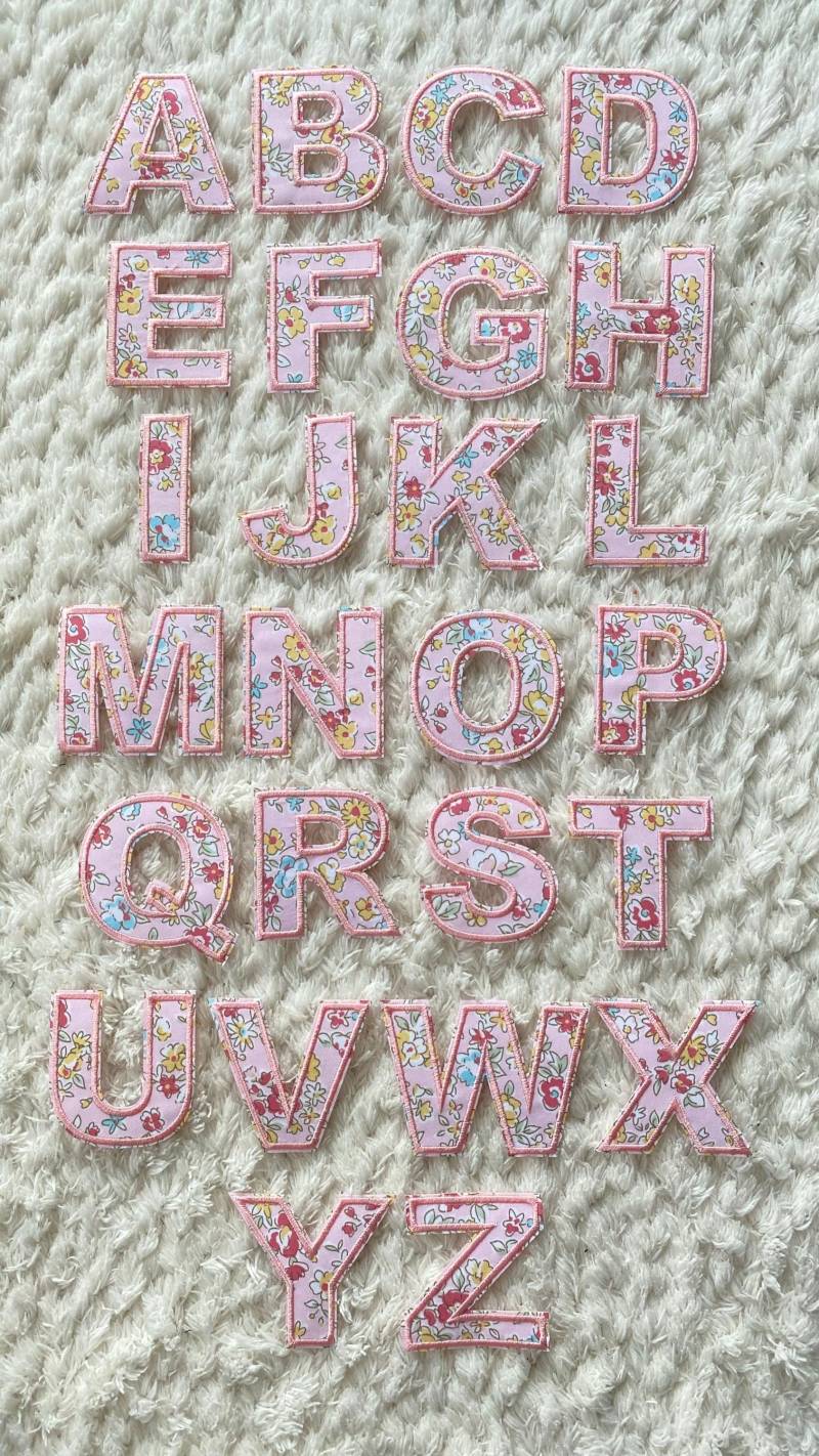 5 cm Mädchen Eisen Auf Netter Buchstabe Alphabet A - Z Rosa Blumen-stickerei-Flicken Teen Kleidung Projekt Nähen Und Kinder Handwerk Versorgung von LimitedSelection