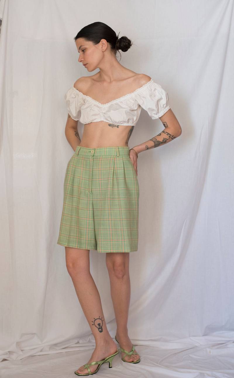 80Er Jahre Karierte Wolle Bermuda High Waist Shorts in Grün von Limitedstories