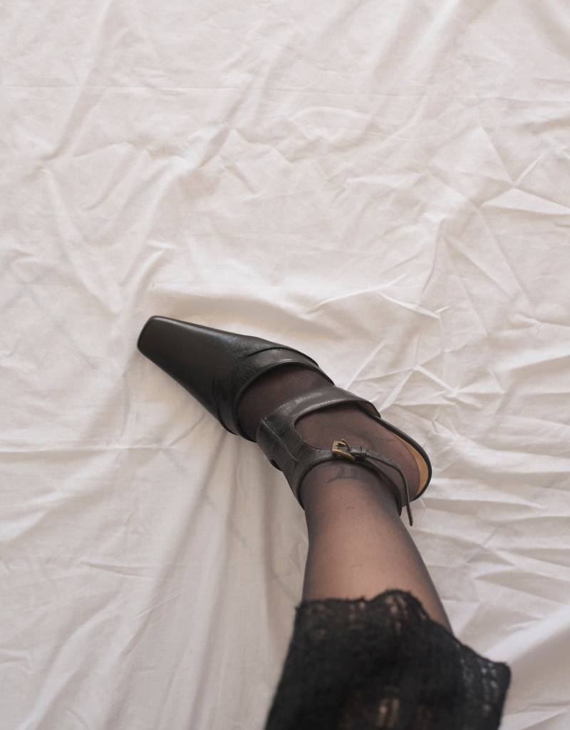 Y2K Betty Barclay Leder Pantoletten Mit Knöchelriemchen in Schwarz von Limitedstories