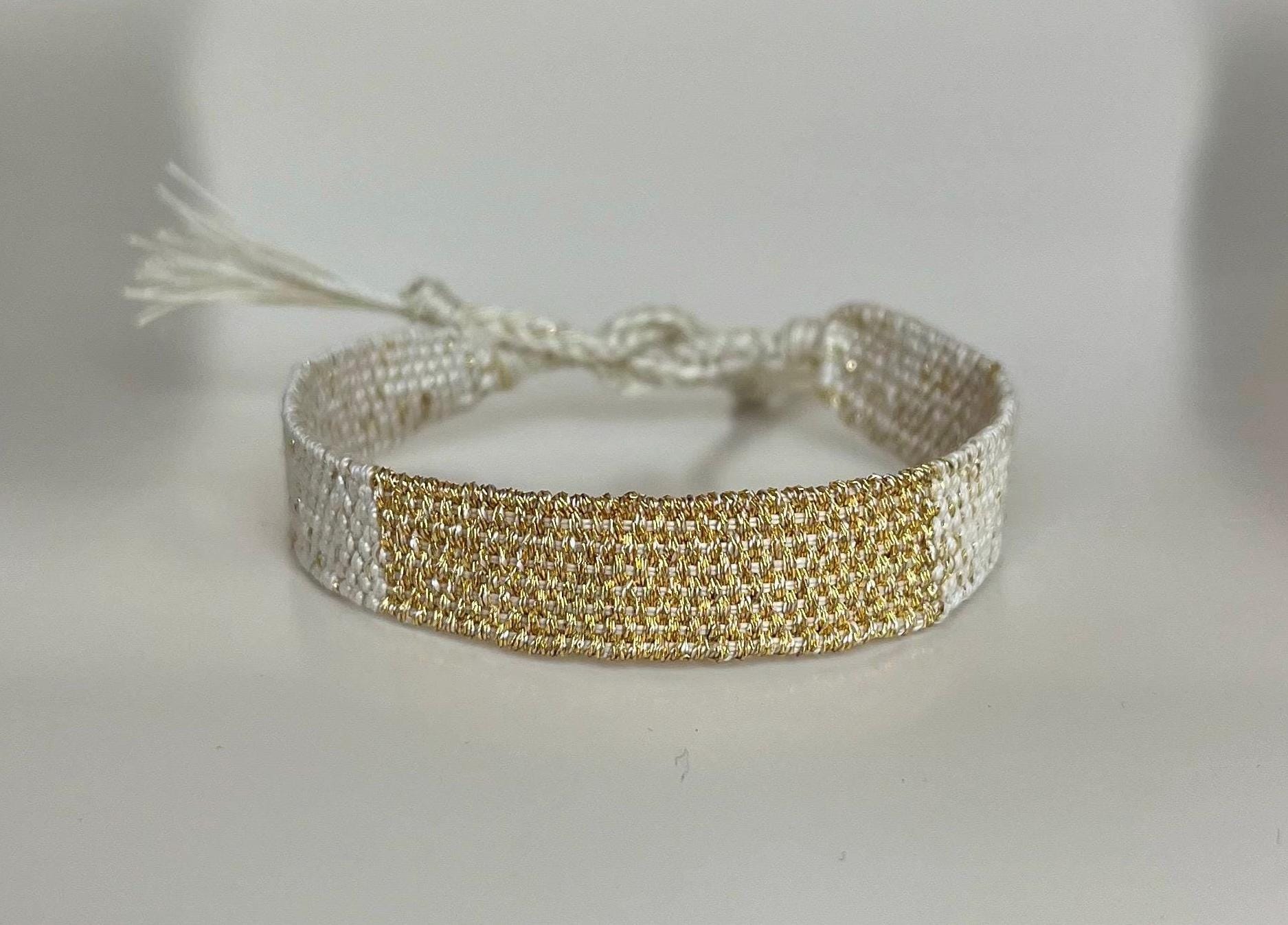 Gewebtes Armband Mit Seide Und Leinen Gewebtes Armband Mit Seide Und Leinen von Limolucco