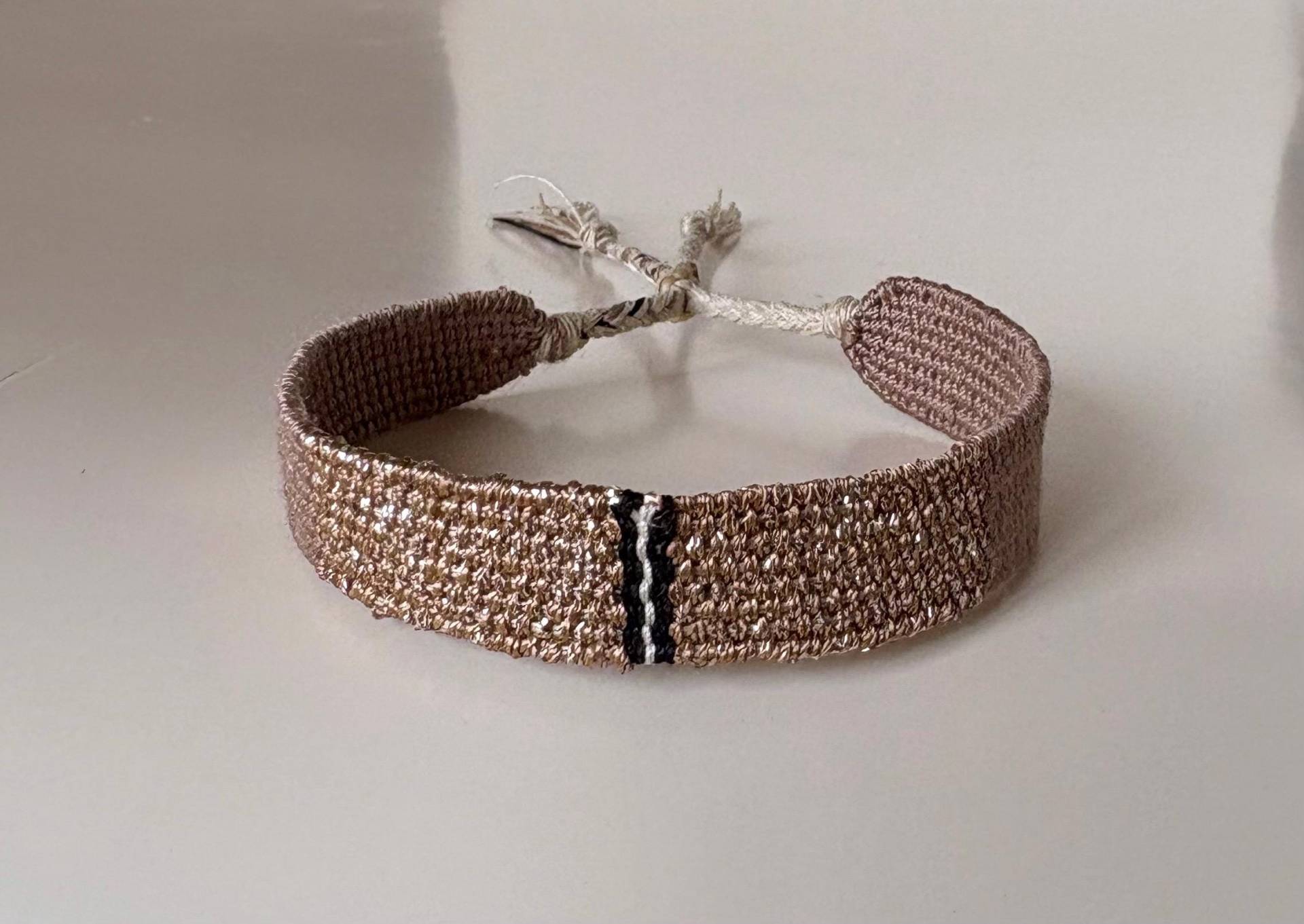 Gewebtes Armband Mit Seide Und Leinen Gewebtes Armband Mit Seide Und Leinen von Limolucco