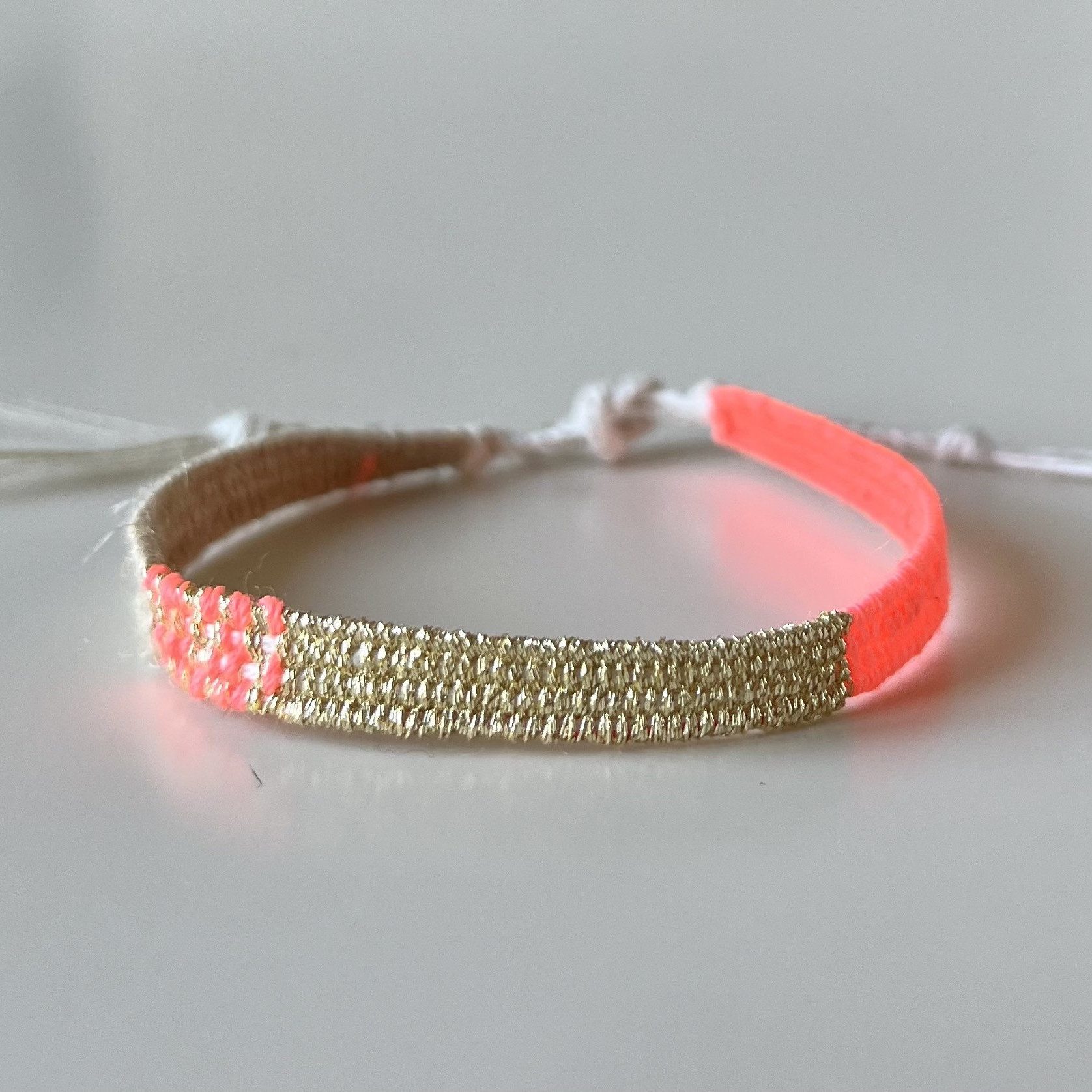 Schmales Gewebtes Boho Armband Schmales Gewebtes Boho Armband von Limolucco