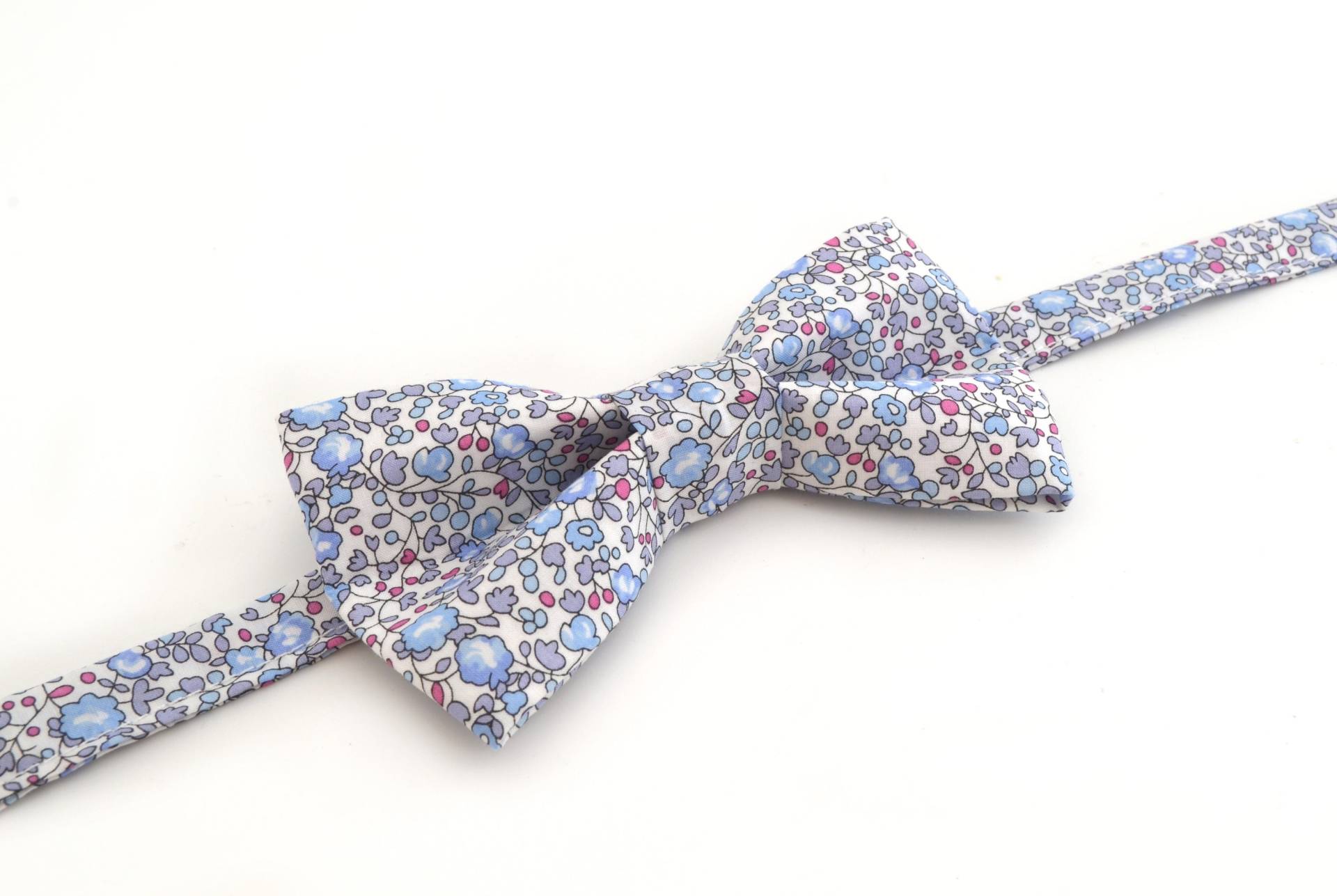 Blaue Liberty Eloïse-Fliege/6014-D Blaue Liberty Eloïse-Fliege/6014-D von LinTemporelleshop