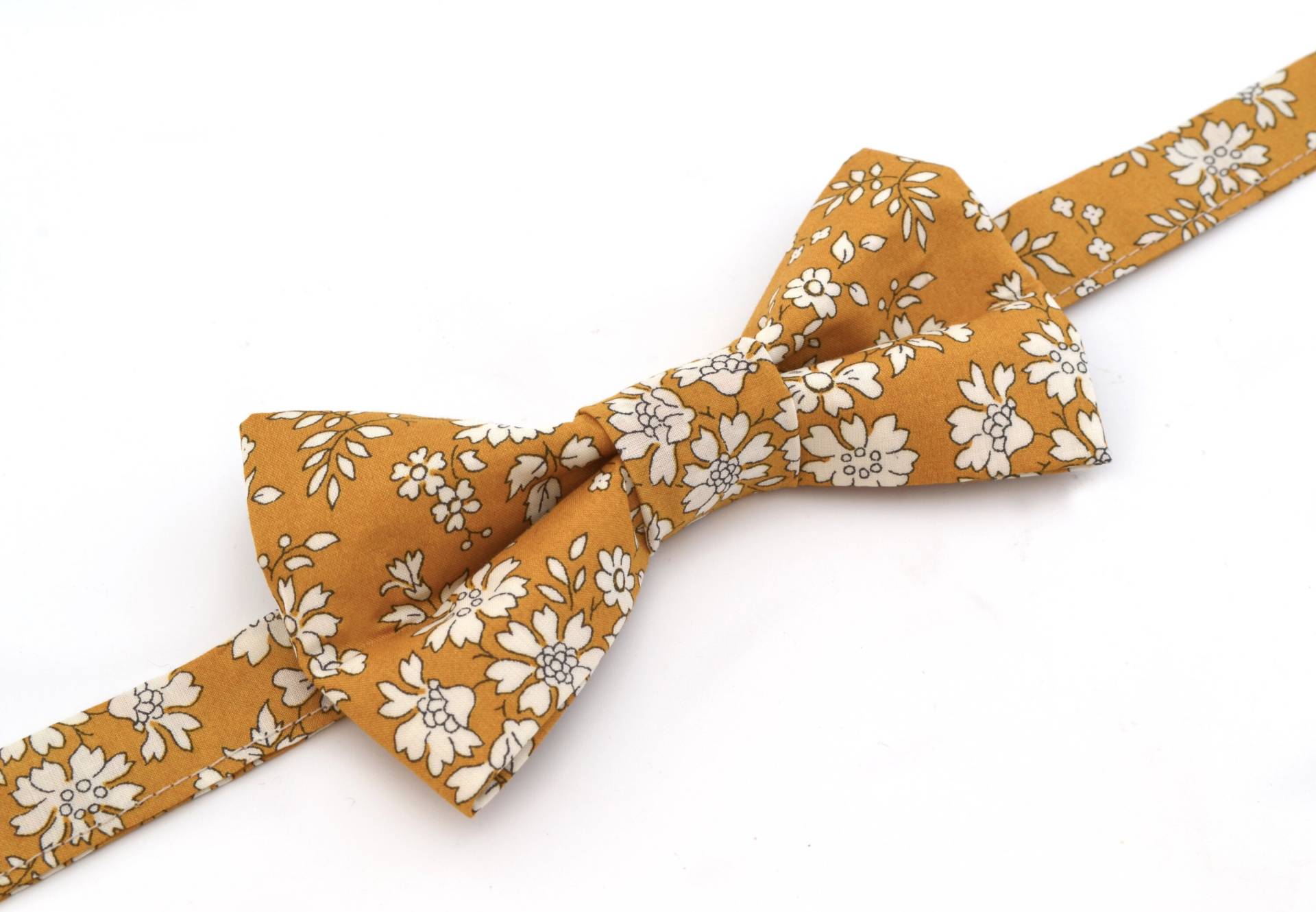 Liberty Capel Senfgelbe Fliege Liberty Capel Senfgelbe Fliege von LinTemporelleshop