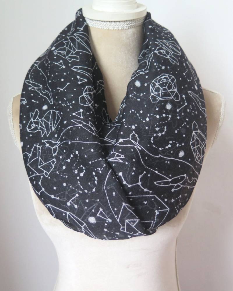 Schwarz Constellation Print Infinity Loop Schal Damen Accessoires Geschenk Für Sie von LinaScarf