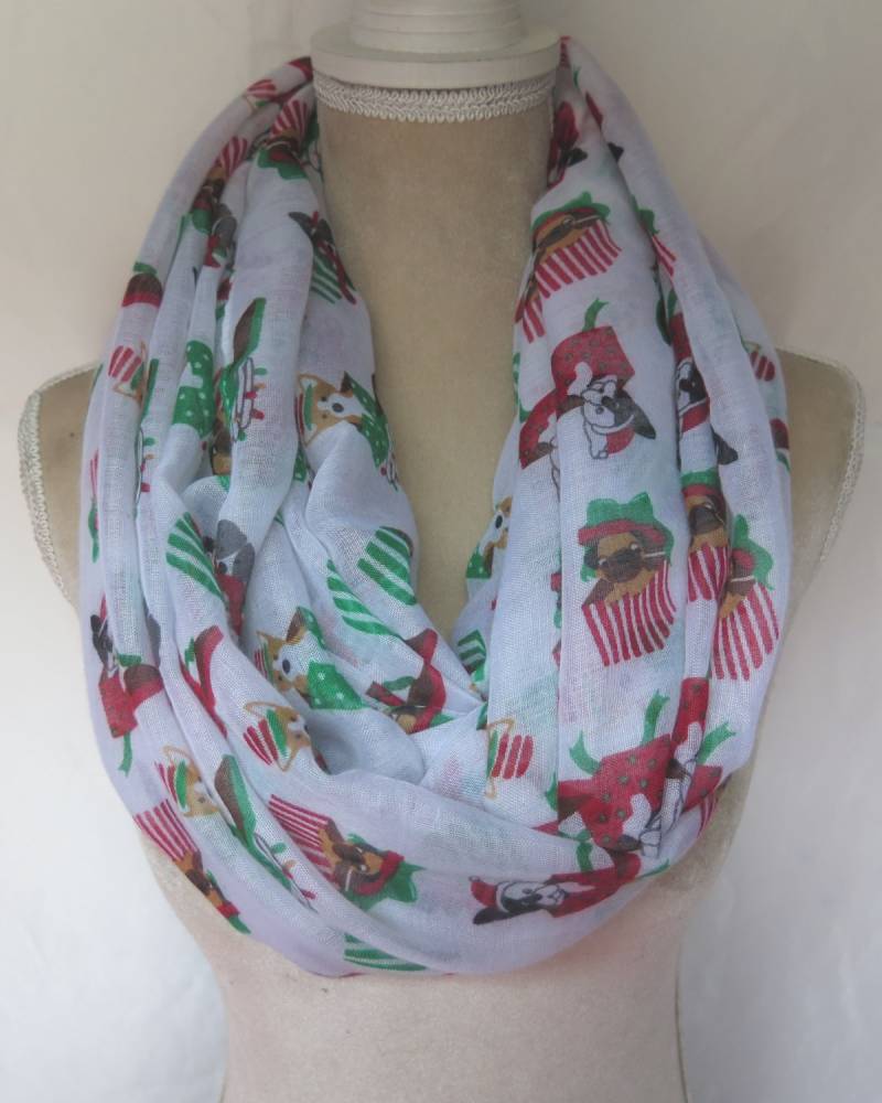 White Dog in A Gift Box Print Infinity/Long Christmas Scarf von LinaScarf