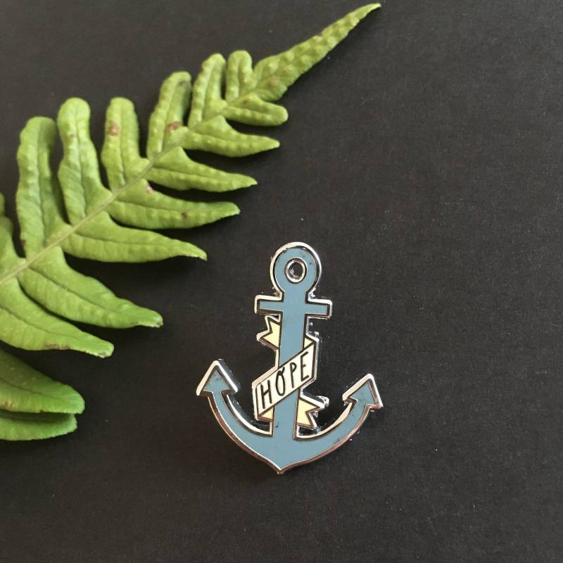 Anker Pin, Sailor, Hope, Hart Emaille Brosche, Label Illustration, Tragbare Kunst von Linamakes