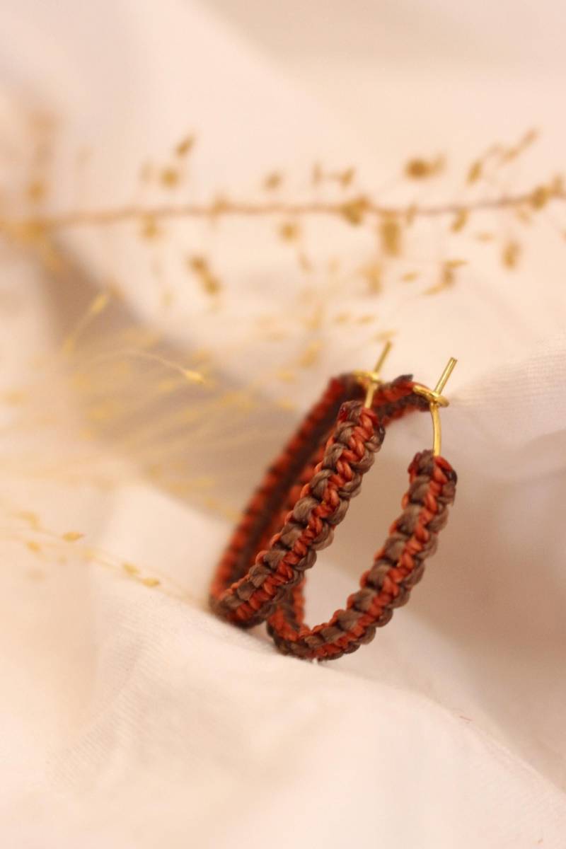 Markameeohrringe "Genua" | Zweifarbige Ohrringe Makramee Geknüpfter Ohrschmuck Makrameecreolen von LinasLustigerLaden