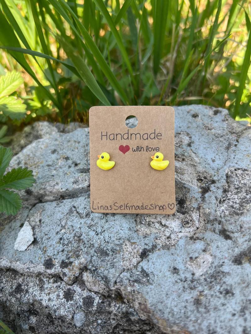 Süße Entchen Ohrstecker/ Ohrringe. Jetzt Neu Auch Mit Geschenkverpackung in Drei Farben von LinasSelfMadeShop