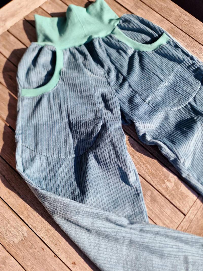 Cord Hose Take It Away Women Lang Kletterhose Damenhose Aus Cord, Petrol Hell Pumphose, Loose Fit Cordhose von LinasTraumwerkstatt