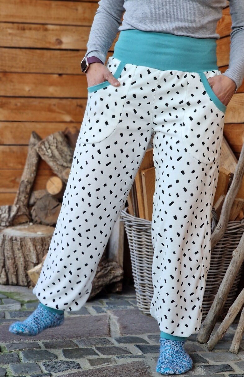 Hose Aus Weichem Nicky Retro Damen Lang Nicki Stoff Damenhose Sportliche Für Pumphose Mit Taschen Chillhose Relaxhose Weiß Weich von LinasTraumwerkstatt