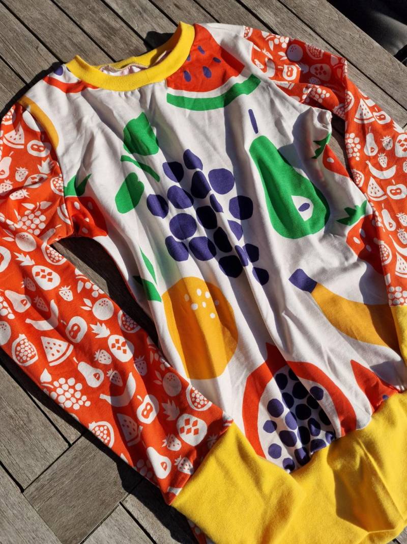 Langarmshirt Hannah Retro Happy Fruits Vintage Style , Shirt Für Damen Damenshirt Mit Langem Arm Größe S - Xxl Gemustertes von LinasTraumwerkstatt