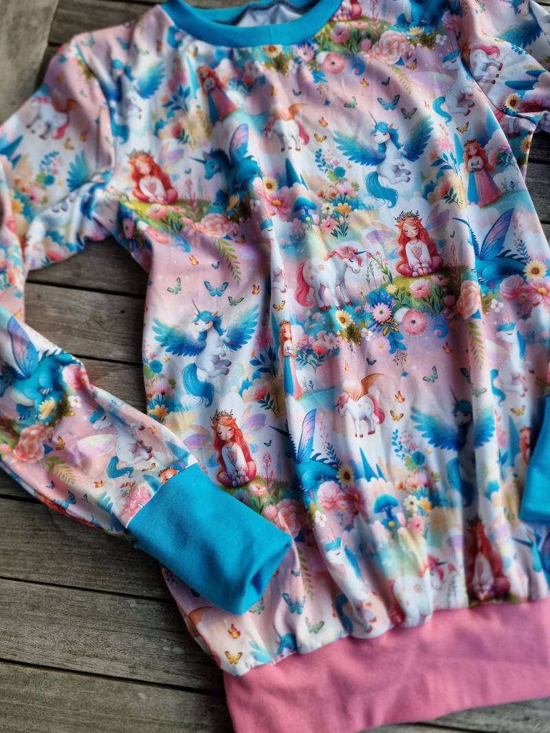 Langarmshirt Hannah Retro Märchen Shirt Für Damen Damenshirt Mit Langem Arm Größe S - Xxl T Shirt. Einhorn Motiv von LinasTraumwerkstatt