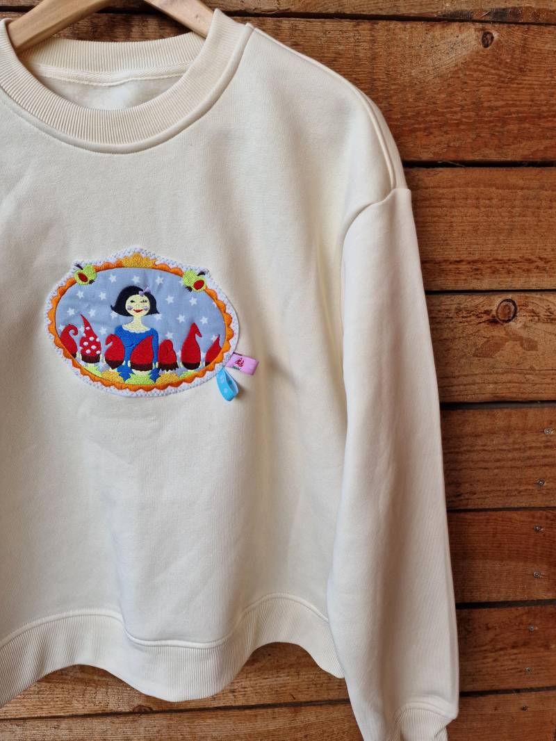 Sweatshirt Oversized Pulli Stella Zwerge Shirt Für Damen Damenshirt Mit Langem Arm Pullover Motiv , Boho, Damenpullover Sweater von LinasTraumwerkstatt