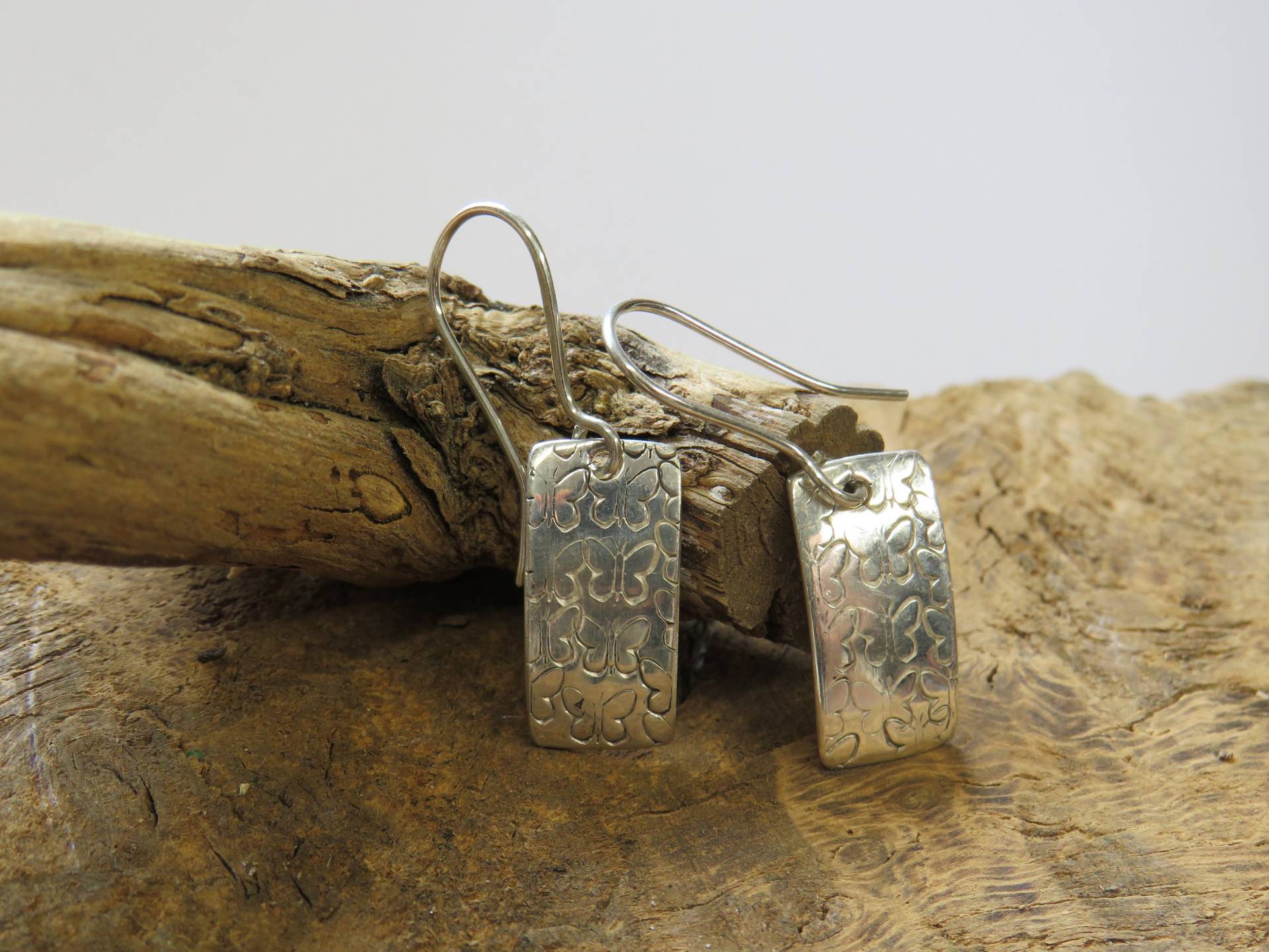 925 Silber Schmetterlinge Gestempelt. Sterling Ohrhaken. Handgefertigt. Kostenloser Versand Innerhalb Großbritanniens. A109 925 Silber Schmetterlinge Gestempelt. Sterling Ohrhaken. Handgefertigt. Kostenloser Versand Innerhalb Großbritanniens. A109 von LindaBeveridge