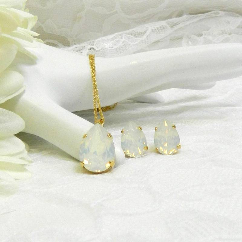 Solitaire Crystal Opal Pear Anhänger Und/Oder Passende Ohrringe Solitaire Crystal Opal Pear Anhänger Und/Oder Passende Ohrringe von LindaCreations4U