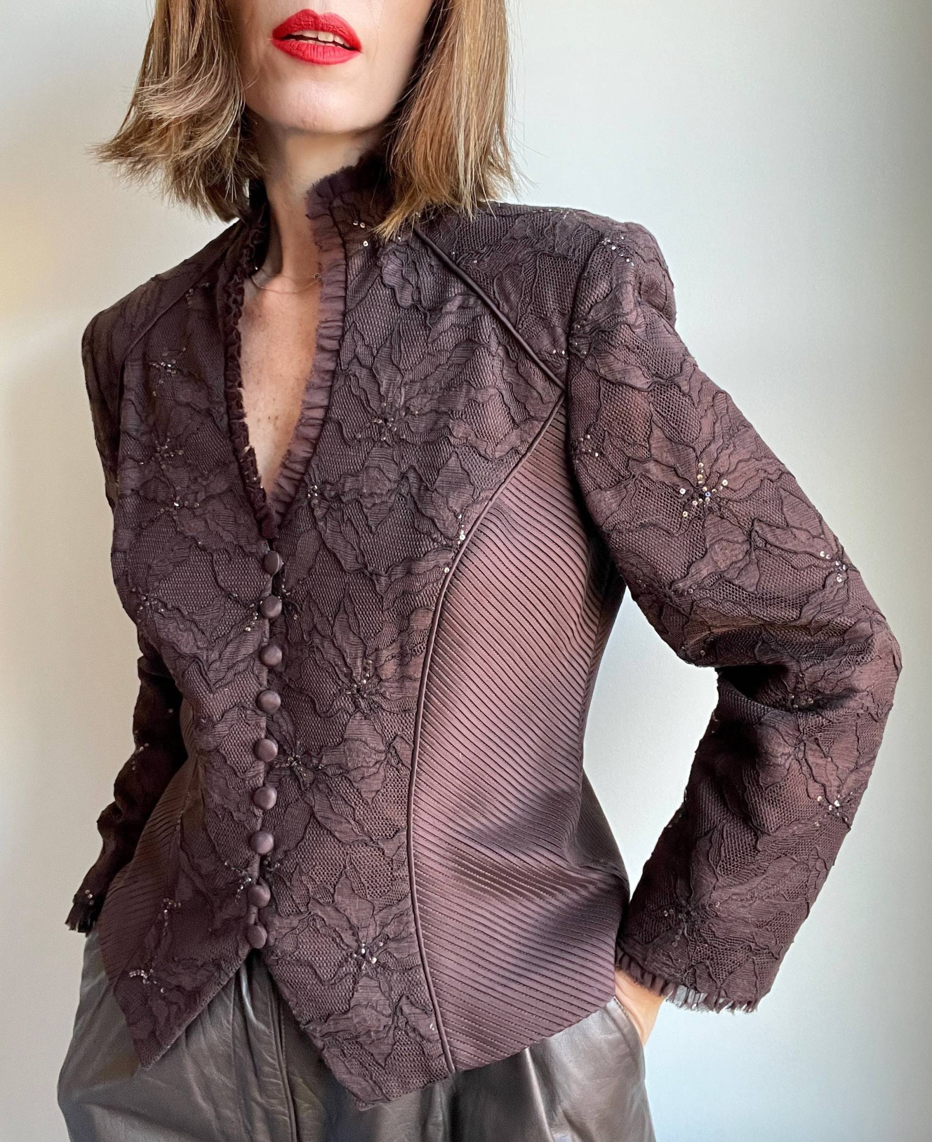 Vintage 80Er Jahre Schokobraune Badgley Mischka Jacke Mit Rüschen, Verzierter Spitze Und Pailletten, Größe 10 Vintage 80Er Jahre Schokobraune Badgley Mischka Jacke Mit Rüschen, Verzierter Spitze Und Pailletten, Größe 10 von LindaLandVintage