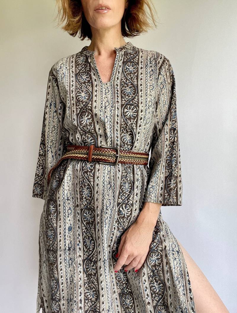 Vintage 90Er Jahre Indisch Baumwolle Tunika Kleid Mit Langen Ärmeln Gr. M in Erdtönen von LindaLandVintage