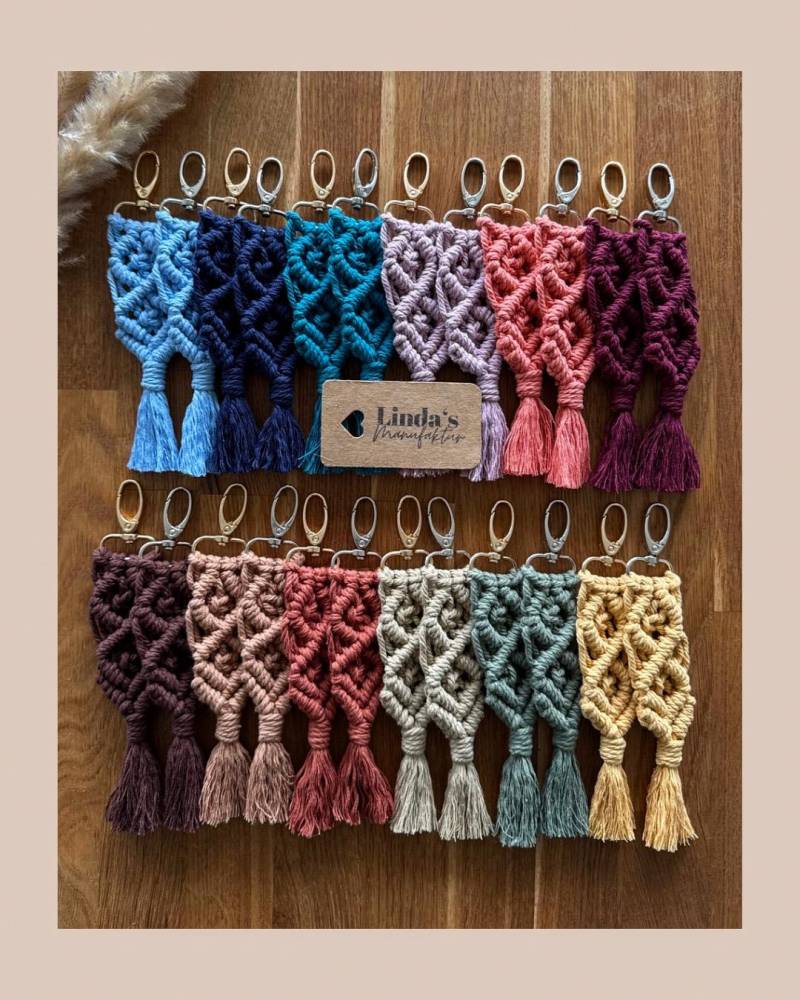 Schlüsselanhänger „Abby" Makramee Handmade Baumwolle von LindasManufaktur