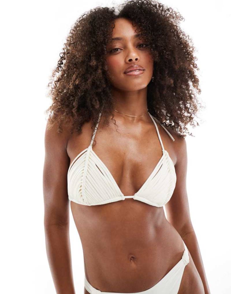 Lindex - Elle - Geflochtenes Triangel-Bikinioberteil in Hellweiß von Lindex