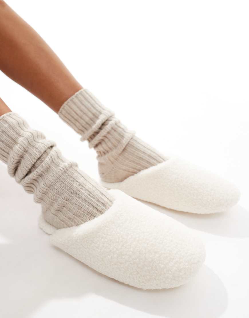 Lindex - Teddyfell-Slippers in Wollweiß Lindex - Teddyfell-Slippers in Wollweiß von Lindex