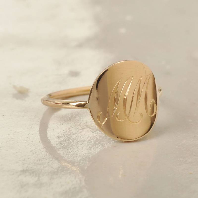 Initialen Münze Ring. Handgravierte Datumsgravur Siegelring. Gold Goldmünze Handgefertigt in Großbritannien von LindsayPearsonShop