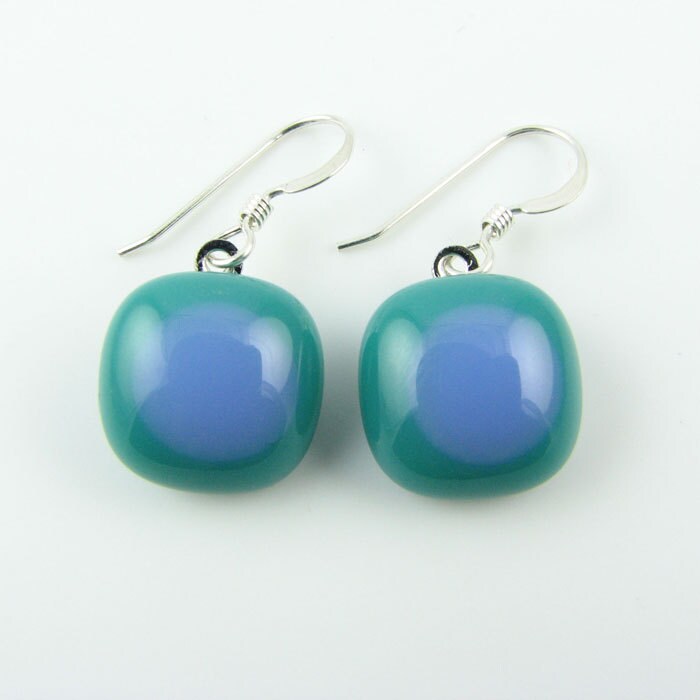 Türkisblaue Und Immergrüne Glasohrringe. Auf Bestellung von LindsaysDesigns