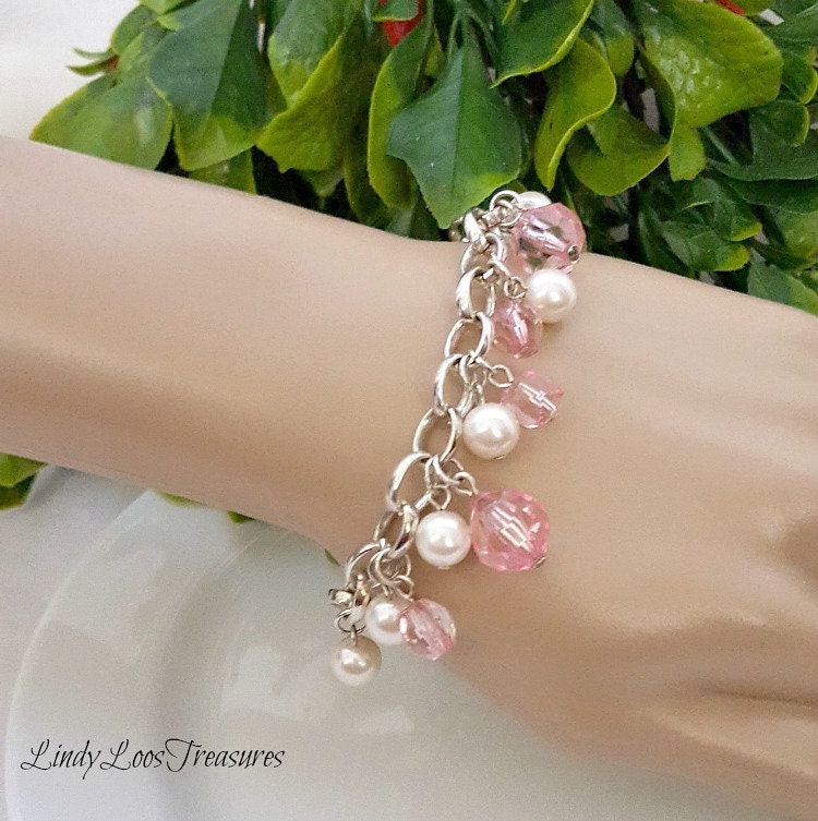 Glasperle & Rosa Kristall Stretch Armband, Perlen Handgemacht, Geschenk Für Sie, Boho Mama von LindyLoosTreasures