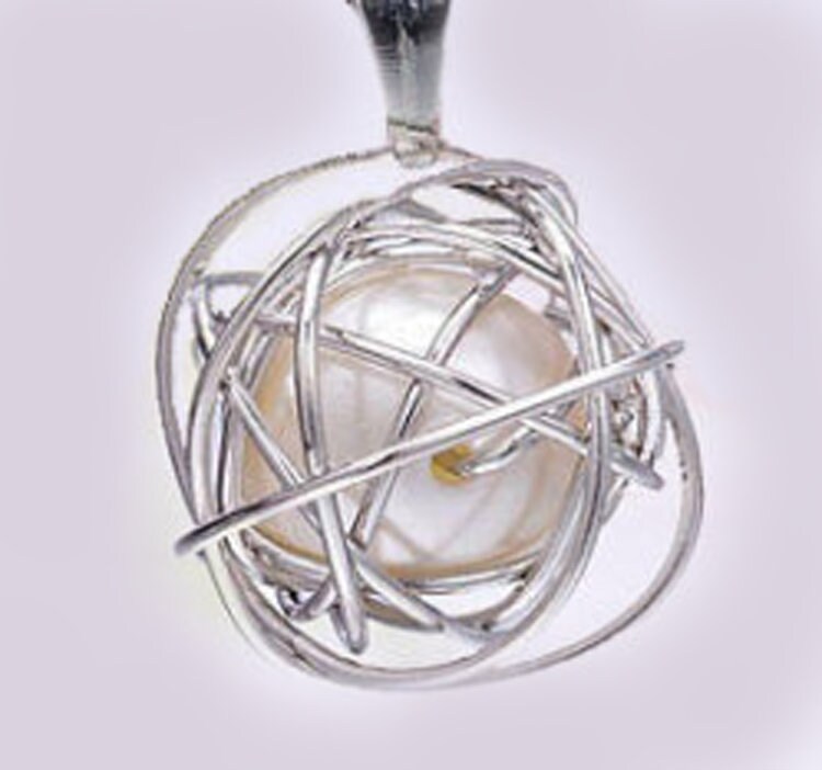 Lange Käfig Perlenkette, Weiße Silber Perlen Hohl Anhänger, Schwangerschaft Halskette, Popcorn Kette, Perlenkugel Anhänger von LindyLoosTreasures