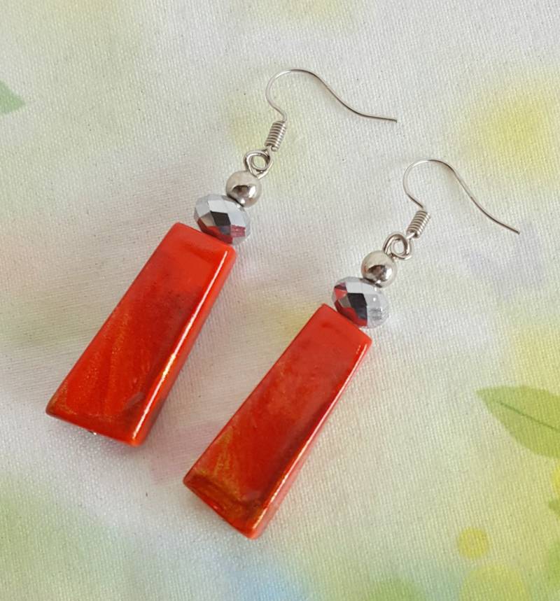 Orange Handbemalte Ohrringe, Handbemalter Holzschmuck, Tief Gold Statement Baumeln Handmade von LindyLoosTreasures