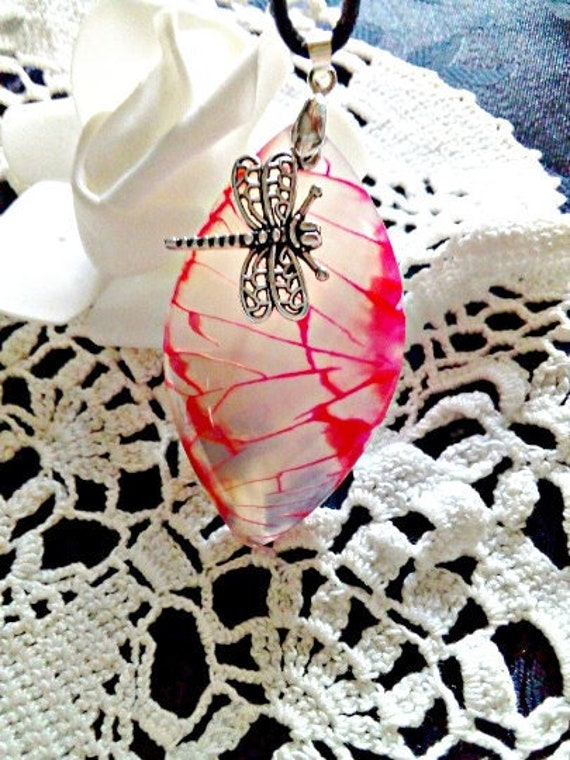 Rose Rosa Drachenvene Achat Marquise Form Anhänger, Halskette, Unisex, Halbedelstein von LindyLoosTreasures