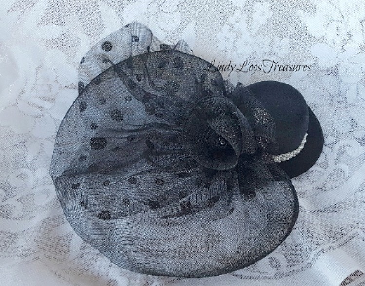Schwarzer Mini Hut Fascinator, Steampunk Braut Hut, Gothic Steampunk, Hochzeitshut, Kentucky Derby Zylinder von LindyLoosTreasures