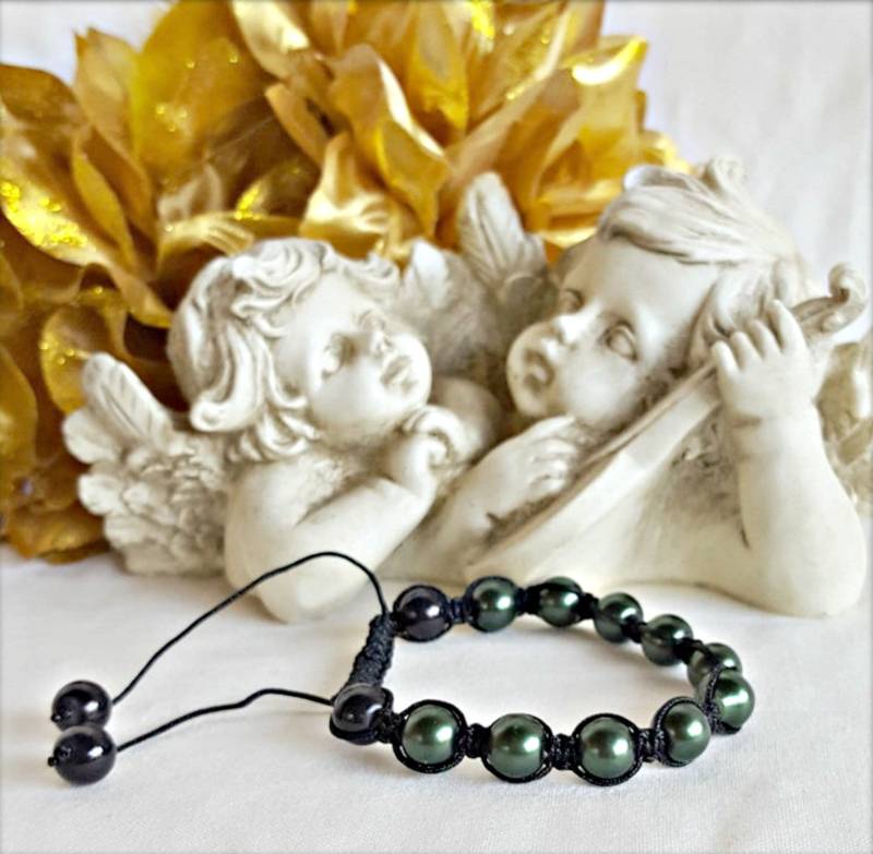 Smaragdgrünes Glasperlenarmband, Verstellbares Grünes Armband, Geflochtenes Makrameearmband, Perlenarmband, Freundschaftsarmband von LindyLoosTreasures