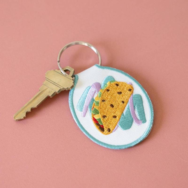 Taco Bestickter Schlüsselbund | Autoschlüssel-Accessoire, 90Er, 80Er Jahre Fast Food Inspiration, Jahrzehnte, Live Mas, Crunchwrap, Gordita Taco Bestickter Schlüsselbund | Autoschlüssel-Accessoire, 90Er, 80Er Jahre Fast Food Inspiration, Jahrzehnte, Live Mas, Crunchwrap, Gordita von LindyStarkDesigns