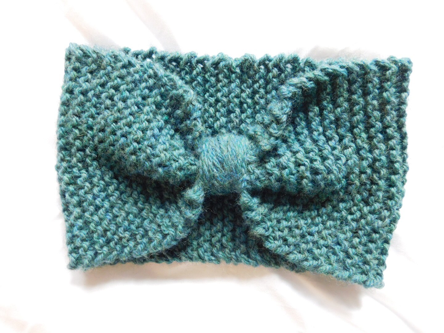 Bow Ohr Wärmer Headband - Seegrün Bow Ohr Wärmer Headband - Seegrün von LindzKnitz