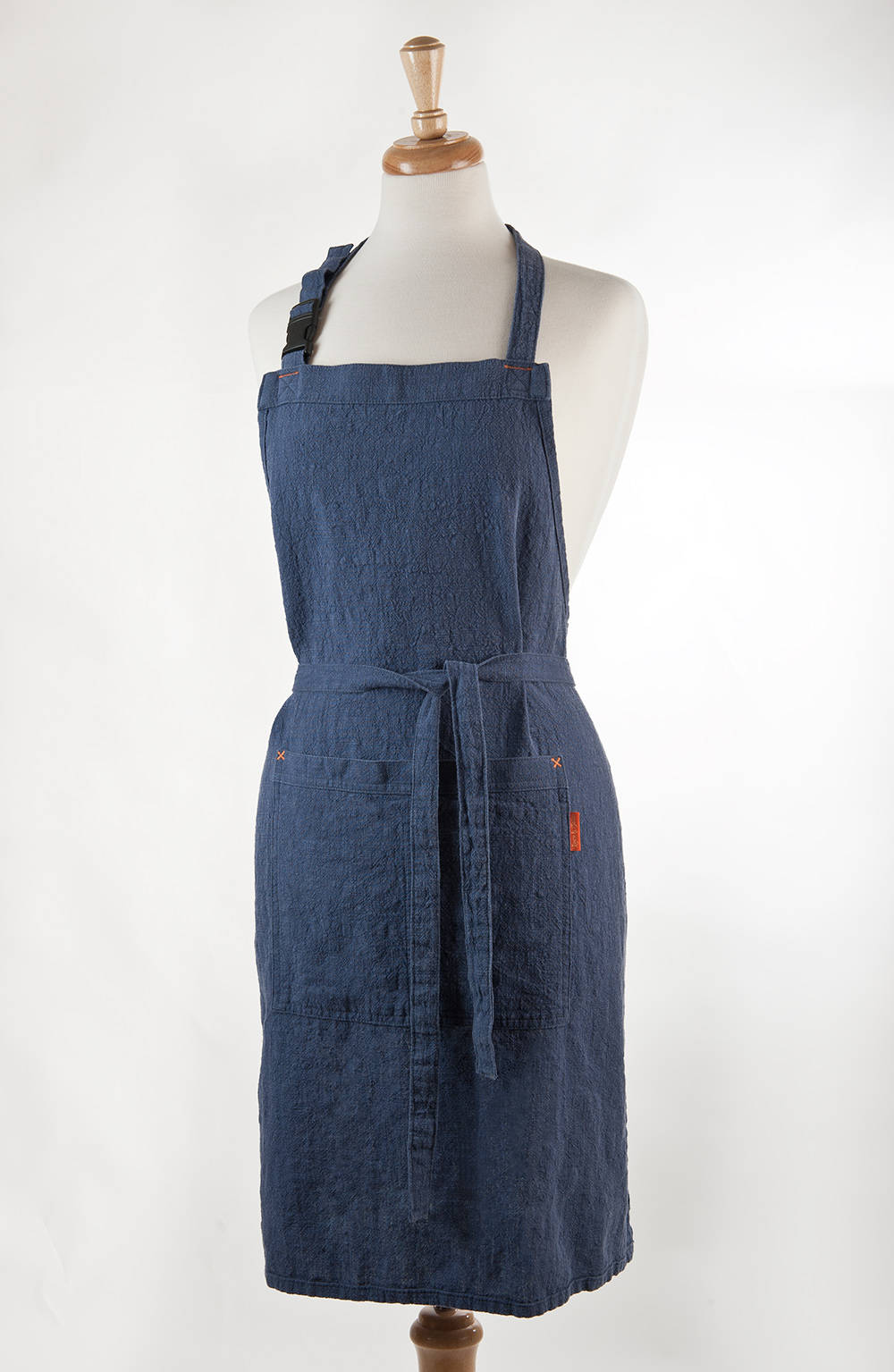 Bib Leinen Schürze. Mittleres/Schweres Leinen. Farbe Denim Stonewashed von LinenAndTailor