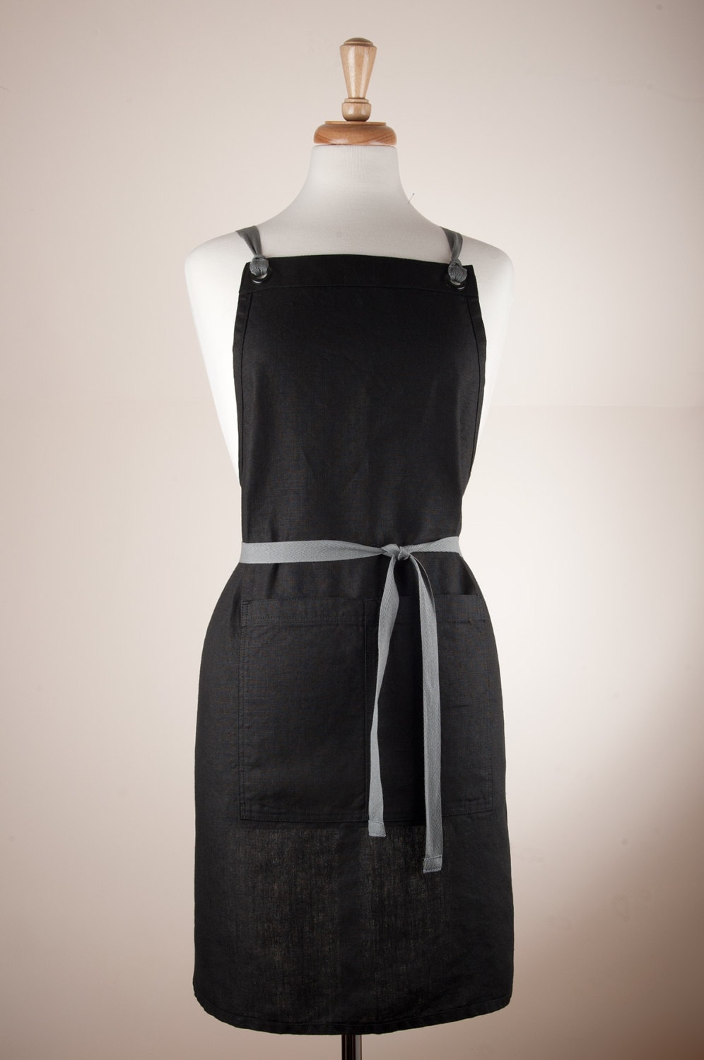 Schwarze Leinen Schürze Original Kitchen Design von LinenAndTailor