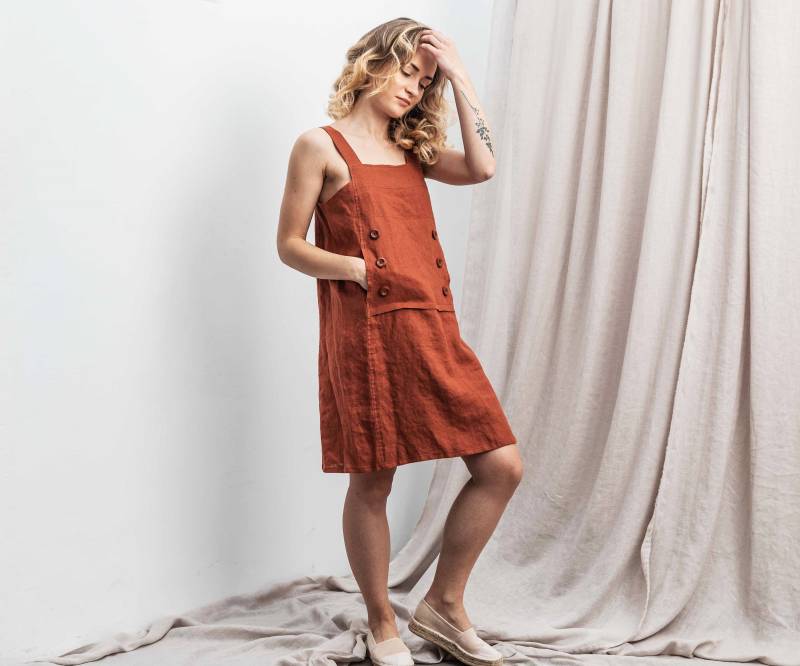 Leinen Trägerkleid. Alltags Ärmelloses Leinenkleid Mit Vordertasche.kleid Trägern. Sarafan Kleid. Erhältlich in 41 Farben von LinenDi